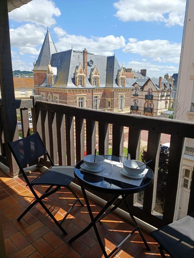 Grand Hyper Centre Avec Balcon Refait Mars 2025 Deauville