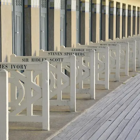 Grand Studio Hyper Centre Avec Balcon Tout Refait Mars 2025 Deauville Exterior foto