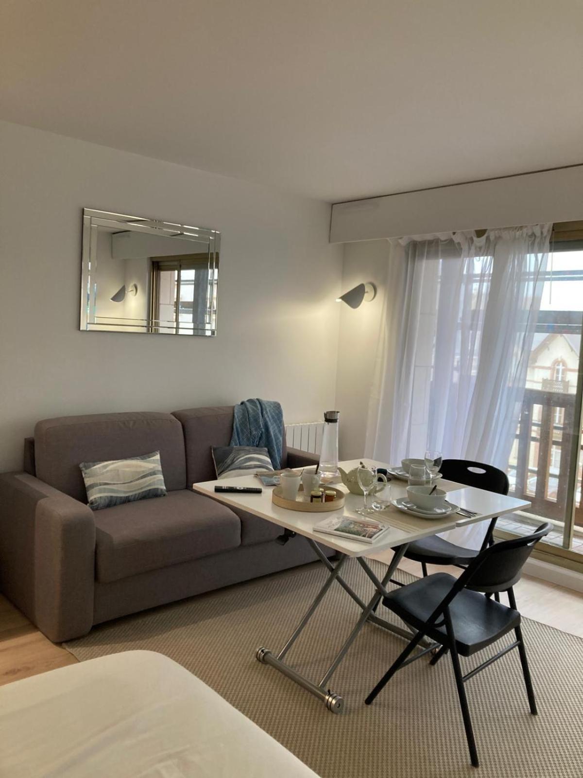 Grand Hyper Centre Avec Balcon Refait Mars 2025 Apartment Deauville